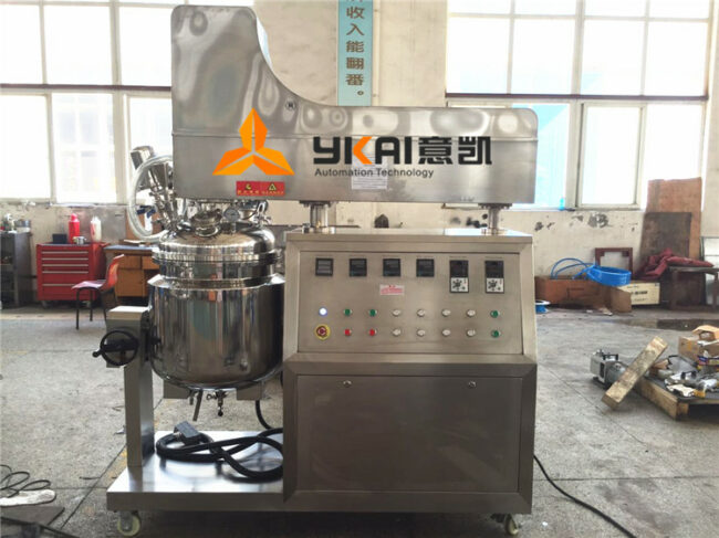 100L Vacuum Emulsifying Mixer Normally Delivered to Vietnam on Hot Day