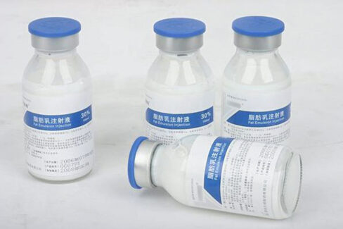 Preparation of fat emulsion injection