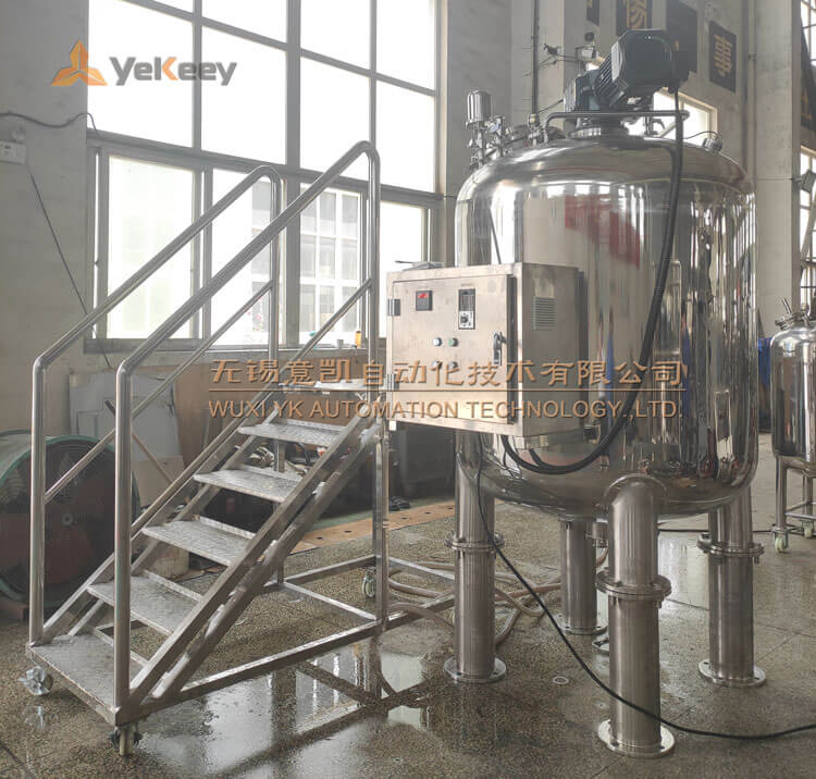 Double-layer stainless steel mixing tank